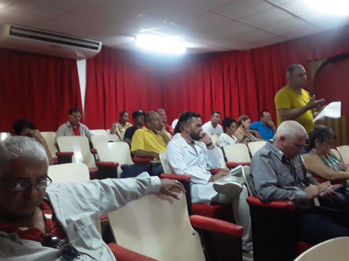 Preside la <a href="/Dra_SandraR/">Dra. Sandra Ramirez Guzmán</a> Directora General de Salud y el <a href="/dr_villar1/">Dr. Andrés Villar</a> Director del #CPHEMPinar las acciones a cumplimentar por el grupo temporal de trabajo para la prevención y control de las arbovirosis evaluando municipios como #SanLuis #Guane #PinardelRio #CubaPorLaVida 🇨🇺🇨🇺🇨🇺