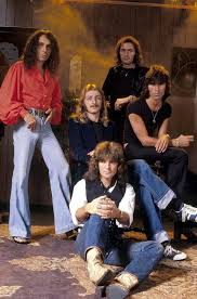 MSolisEscobar's tweet photo. #BOTD Ronnie James Dio (July 10, 1942 – May 16, 2010) #rock and #heavy #metal #vocalist and #songwriter. He fronted numerous groups Elf, Rainbow, Black Sabbath, Heaven &amp; Hell, and his own #band, Dio. He is credited with popularizing the “metal horns”. #OTD
https://t.co/P9yMbrekho https://t.co/XfjUIcUEXE