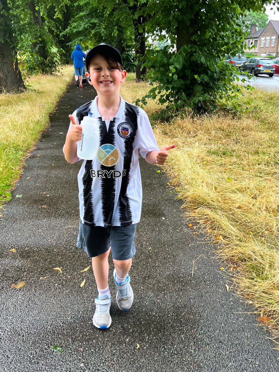 Sod_pot's tweet photo. The weather may not be delivering much of a summer but rain or shine we keep on running. Today Rex was repping @OfficialTmufc as we faced a storm on our 4k training run. If you support the team consider donating a few £s towards Rex’s target! More ℹ️ here:
https://t.co/G2pFVItJ8V https://t.co/bbDILZcssf