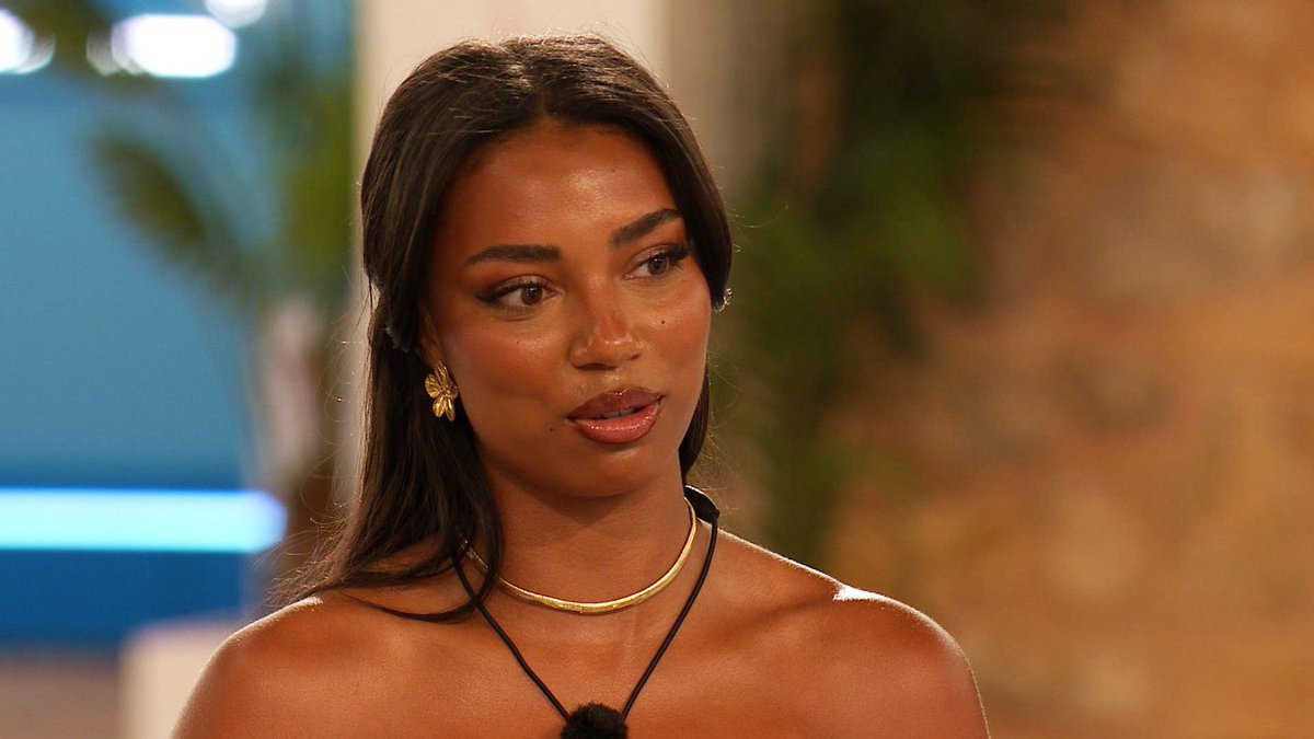 STREAMYIKESS's tweet photo. who did we judge too soon but turned out to be the purest most sweetest girl in the villa #LoveIsland https://t.co/aV48aaScnu