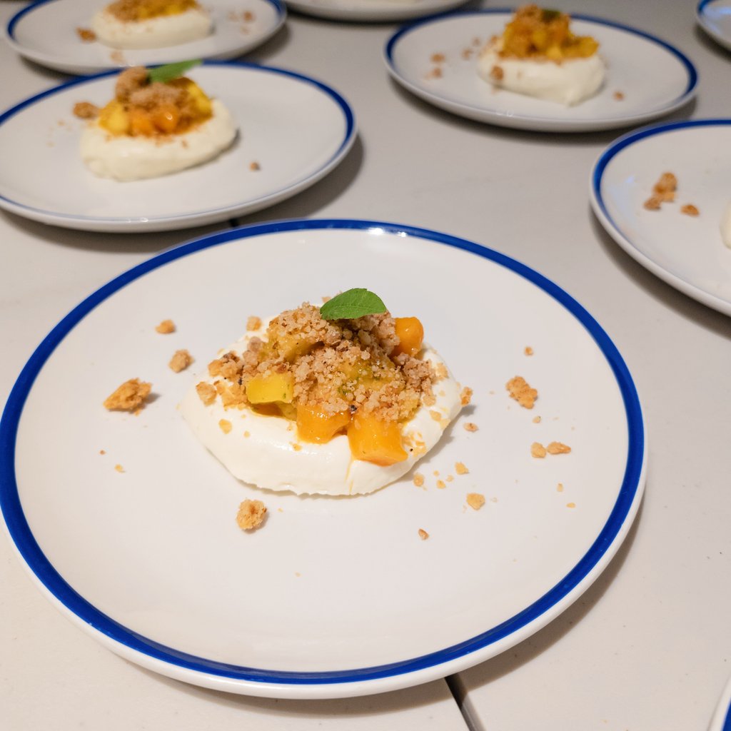 TheWhiteHorsePu's tweet photo. DESSERT
Coconut &amp; cardamom cheesecake, mango, pineapple &amp; kaffir lime
#guestchefnight https://t.co/1O3rRxEWih
