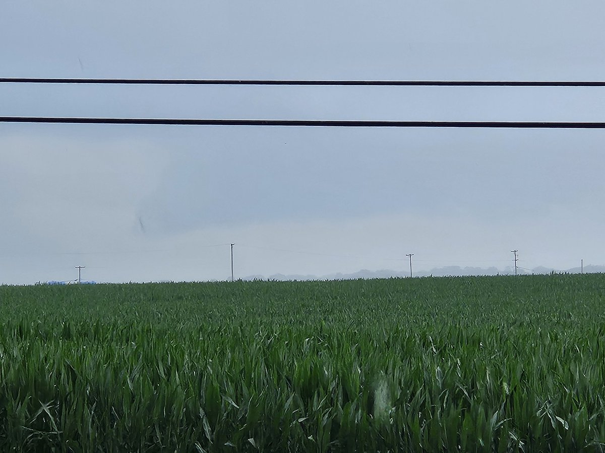 blakememmer32's tweet photo. @WEHTWTVWlocal  Volkman rd at Cambridge looking at Highway 57 https://t.co/Em05DLlN8Z