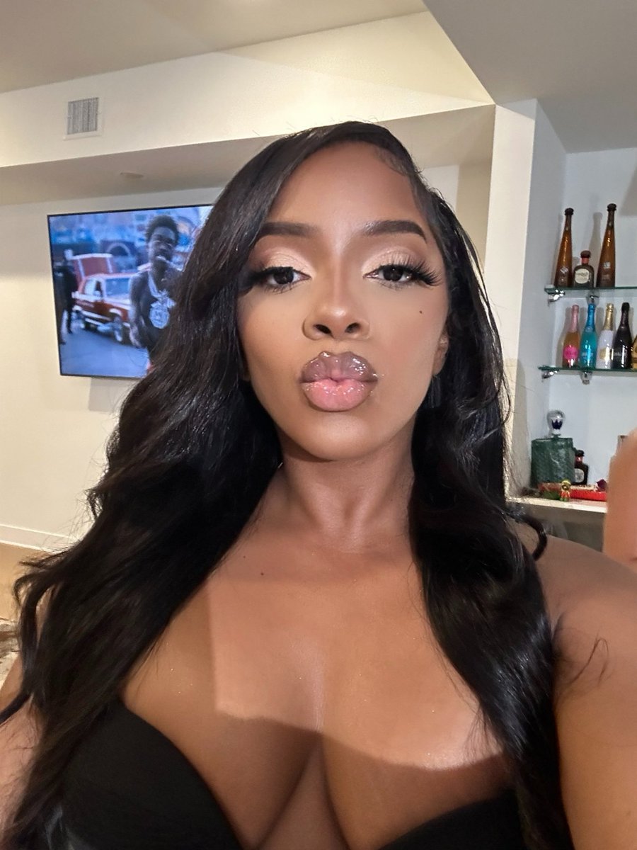 IG : Celiaaferria tweet media