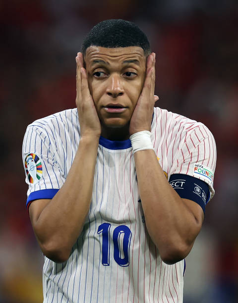 (fan) REAL MADRID FANS 🤍 tweet media