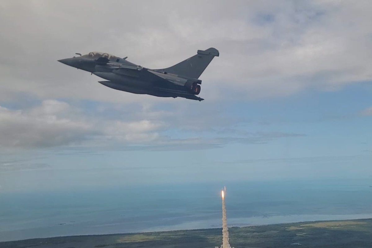 ufotinik's tweet image. .@Armee_de_lair a plié le game de la photo Ariane 6 🤯🤩