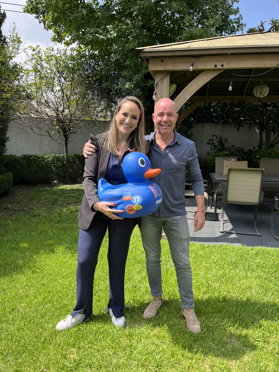 Ale Castillo Malo Juvera (@alecastillomj) on Twitter photo Mi 1er invitado a mi Podcast, que además, llegó con Beto el Pato y con como 35 panes de Rosetta.
Te amo <a href="/MOJARRAA/">MANOLO ABLANEDO G.</a> Mi 1er invitado a mi Podcast, que además, llegó con Beto el Pato y con como 35 panes de Rosetta.
Te amo <a href="/MOJARRAA/">MANOLO ABLANEDO G.</a>