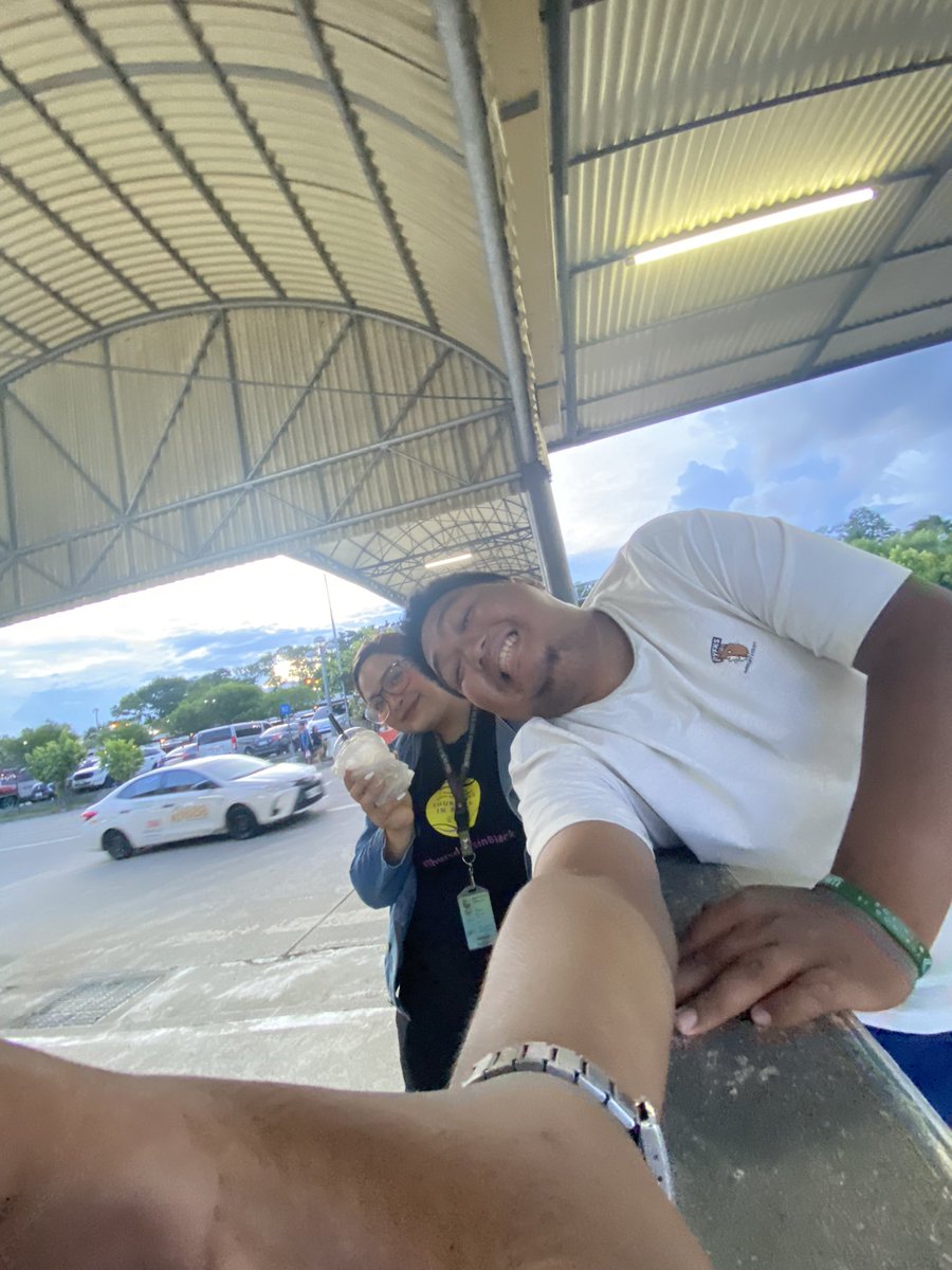 drealbob71's tweet photo. Quick catch up with Maam @piesalcedo_ sunod nsaddd!! https://t.co/DwzG33ARPU