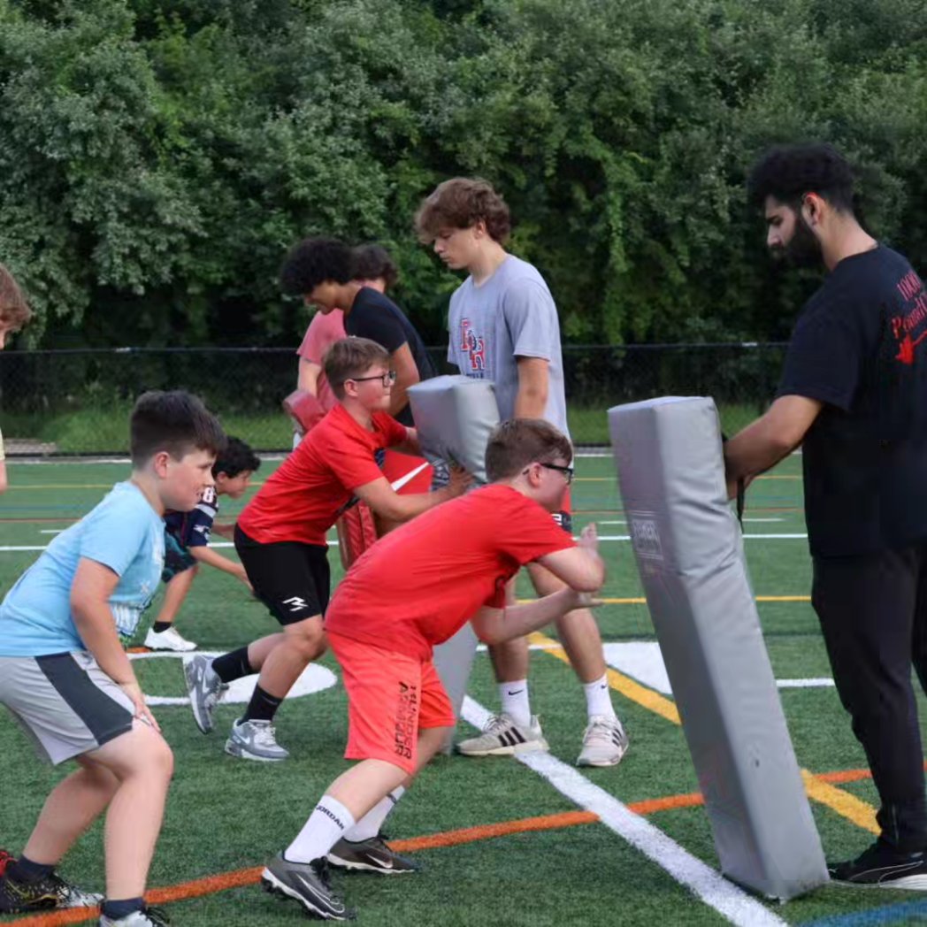 BRTROJANSFB's tweet photo. Trojans Youth Football Clinic! Run by BRRHS Head Football @Coach_Bain every Tuesday night! Come join in on the fun and learn new skills!Bridge https://t.co/zkJy550ts9