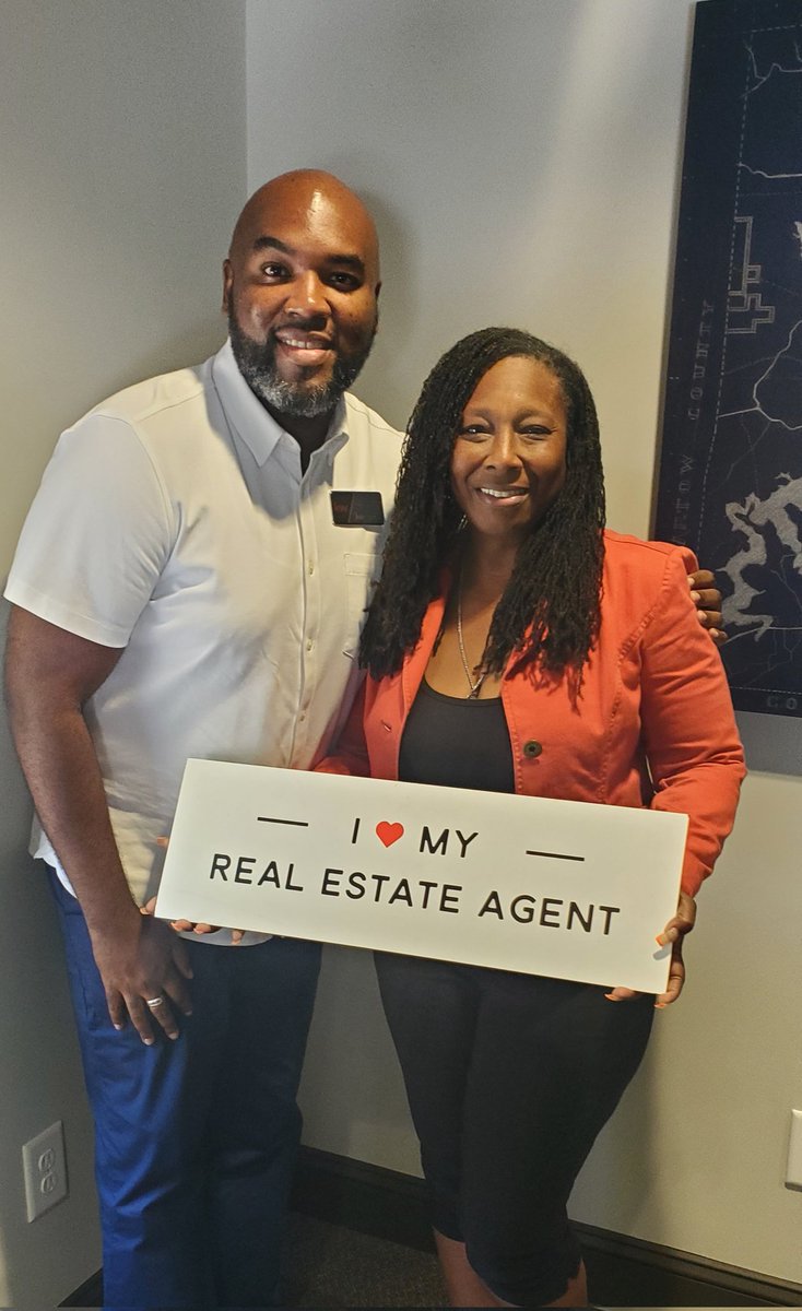 404RealEstate's tweet photo. @IAmSteveHarvey Hello, my name is Anthony E. Crawford and I am a licensed realtor in the state of GA specializing in ATL. My phone # is 404.988.8135 and I'm here to help with all of your real estate needs. 🏡 😁 https://t.co/QIPTLo6JEg