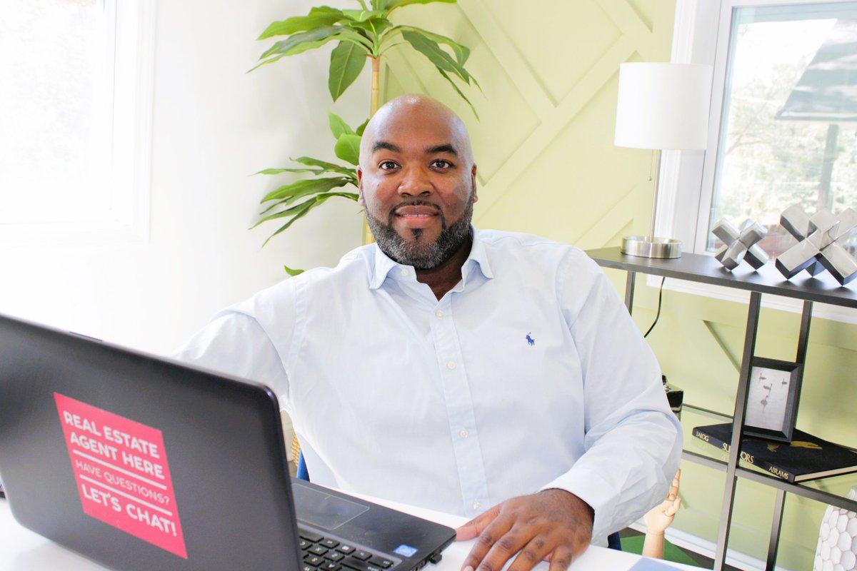 404RealEstate's tweet photo. @IAmSteveHarvey Hello, my name is Anthony E. Crawford and I am a licensed realtor in the state of GA specializing in ATL. My phone # is 404.988.8135 and I'm here to help with all of your real estate needs. 🏡 😁 https://t.co/QIPTLo6JEg