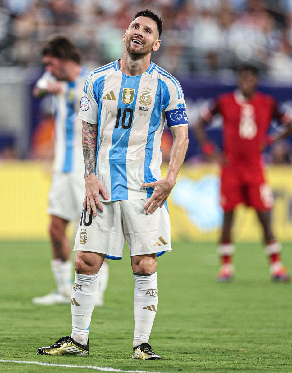 Messismo10's tweet photo. “Soy consciente de que son las últimas batallas, por eso lo estoy disfrutando muchísimo”.

Lionel Andrés Messi, post partido. https://t.co/oFI6u1VD3U
