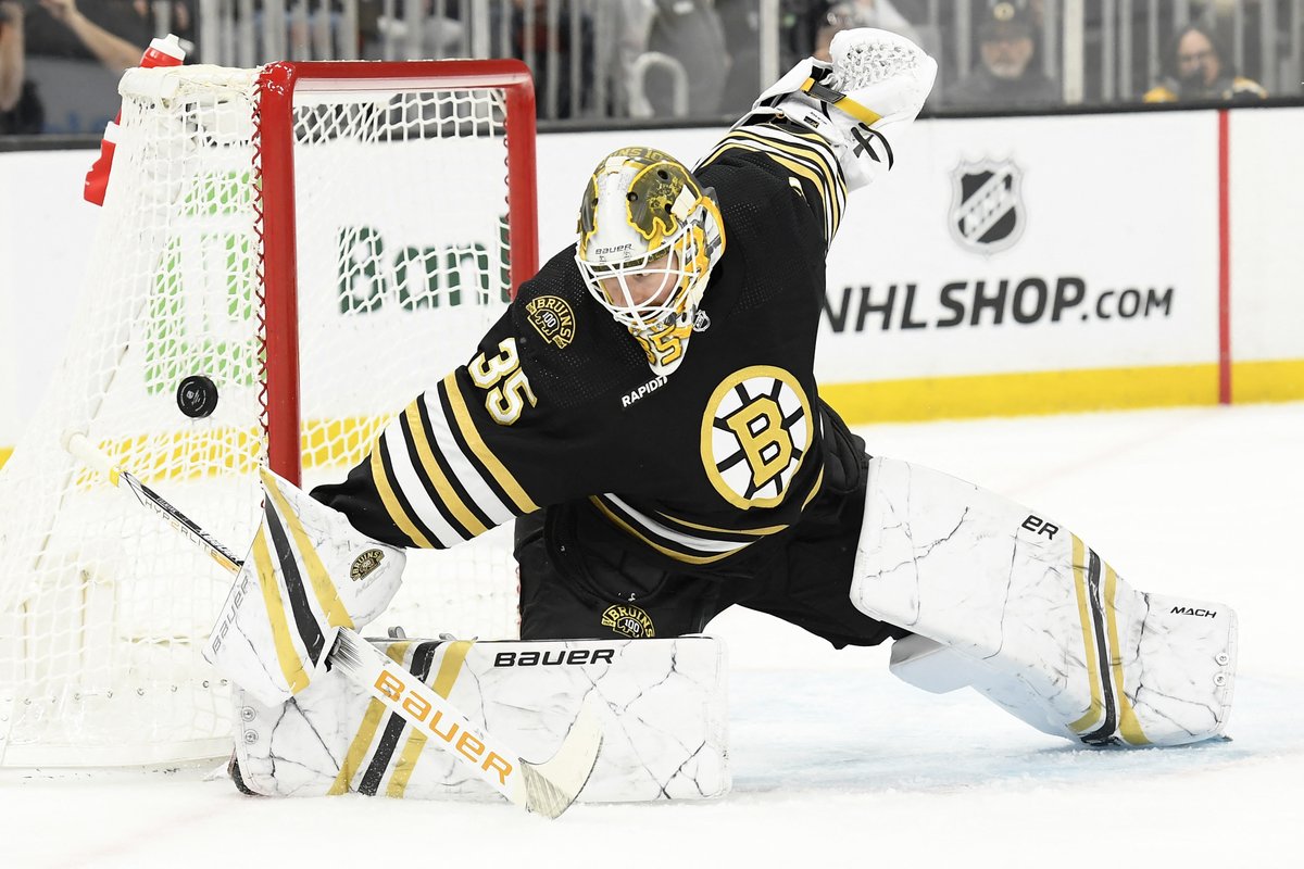PHLPirates's tweet photo. Lots of signings today as we have also signed Goaltender Linus Ullmark. https://t.co/RuwwxgPoE7