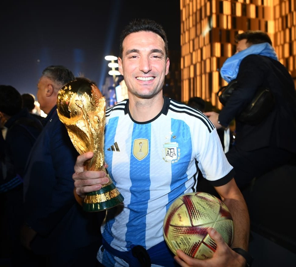 BinettiJuanse's tweet photo. Argentina en una nueva final y más allá de no hacer una gran copa América, lo de este ciclo ya pasa a ser histórico
.Semifinales en copa america 2019
.Campeón en copa América 2021
.Campeón finalissima 2022
.Campeón en Qatar 2022
.Final copa america 2024. https://t.co/RcFUvBnR6C