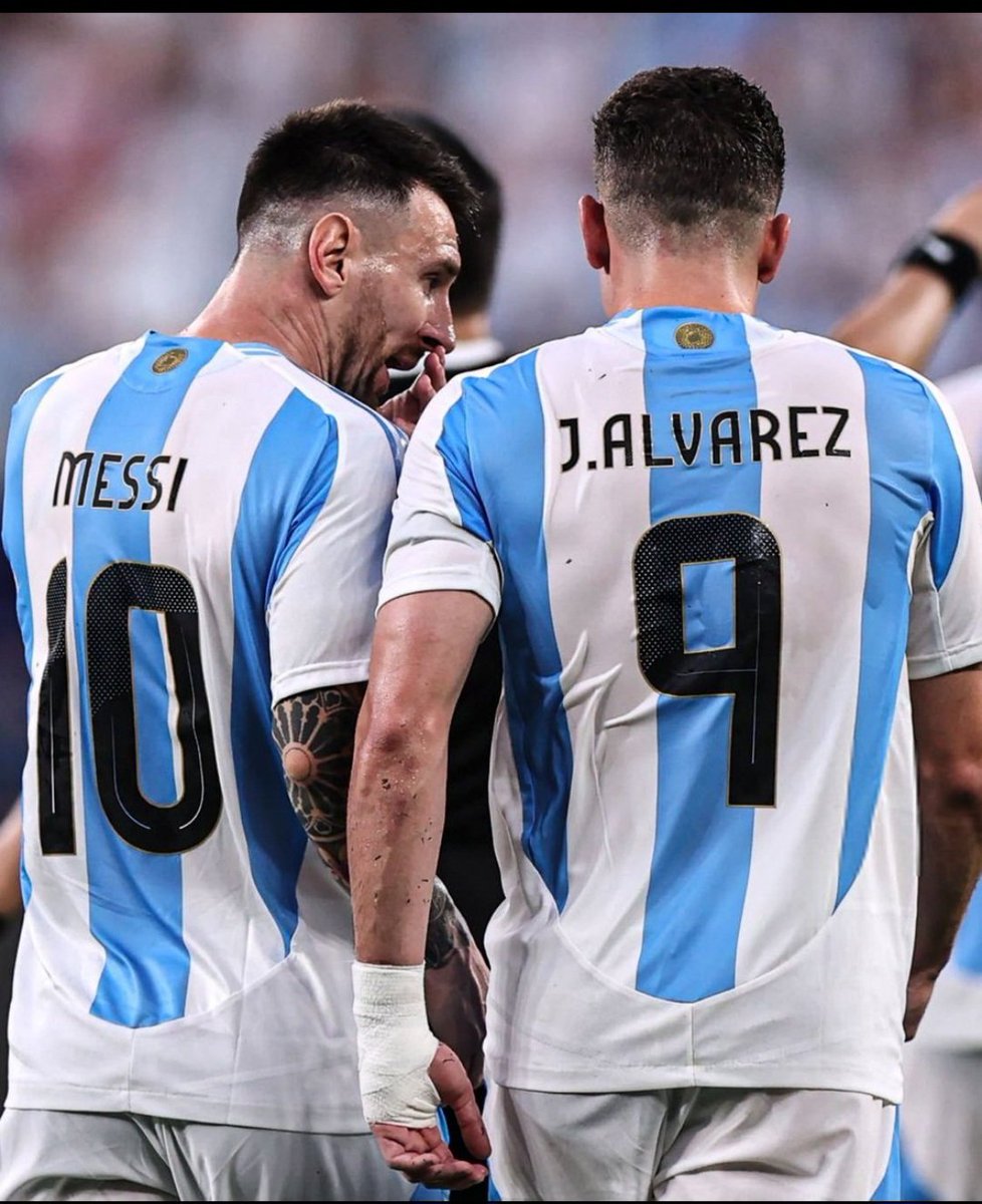 gabrielamlena's tweet photo. Las alegrías que nos dan estos chicos!
VAMOS SELECCION🇦🇷!
#CopaAmerica
#VamosALaFinal
#SeleccionArgentina https://t.co/6S4WVL7qlJ
