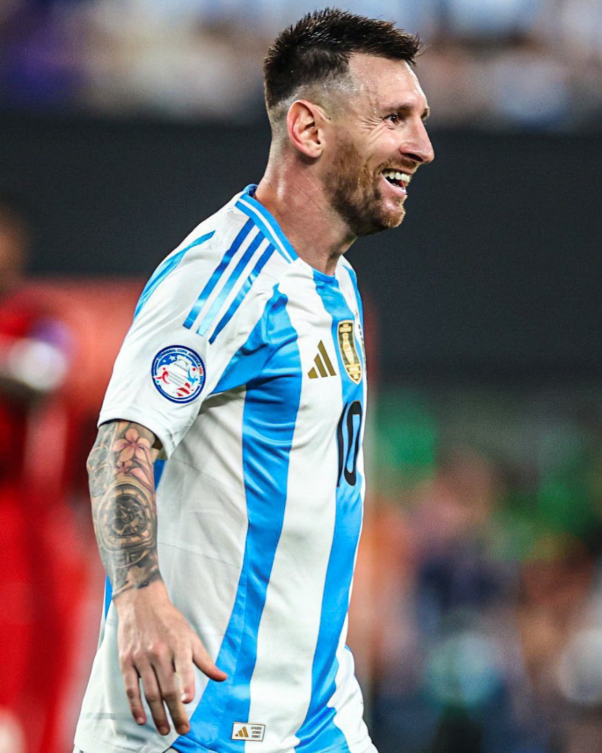 AlbicelesteTalk's tweet photo. Leo Messi: "I am aware that these are the last battles, and I am enjoying them to the fullest.” @DSportsRadio ❤️🥲 https://t.co/yHOM0PgkT1