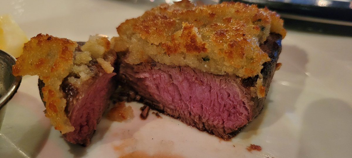 Noles31BB's tweet photo. Fantastic night out with @AmauryCarrasco in our neighborhood.  Filets, lamb, 2x potatoes, and stunning sorbet. I agree with @jebdunnuck Figgins make great wines!!  G'night all!!!! https://t.co/kiOozHYYR9