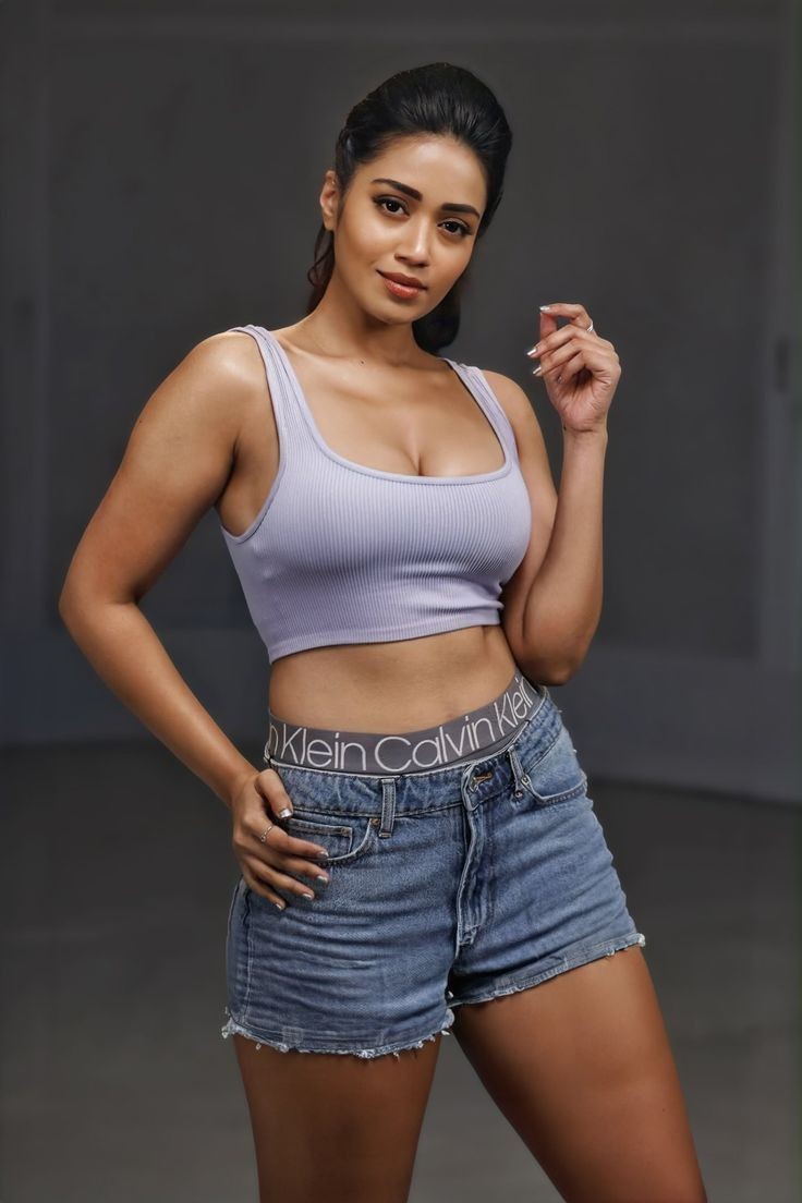 Tamil Actress on X: Nivetha Thomas t.cowD2UBLPS9P  X