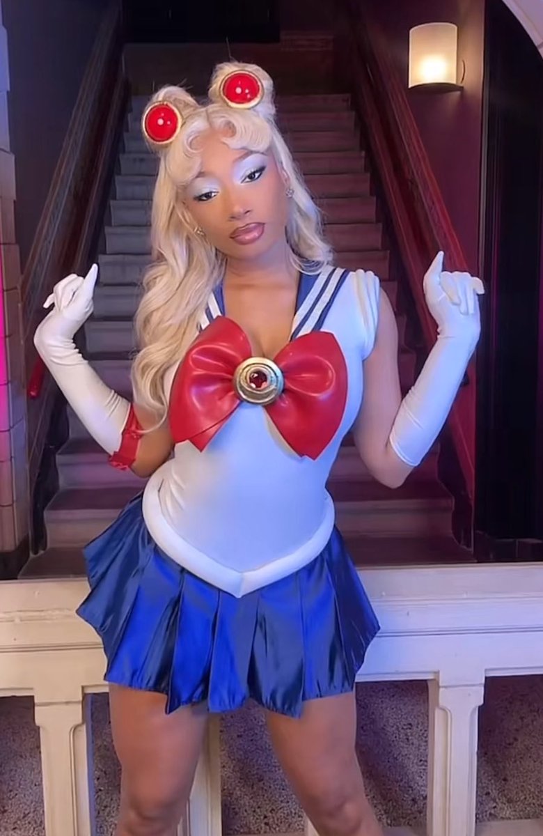 PopCrave's tweet photo. Megan Thee Stallion shows off her Sailor Moon cosplay while dancing to “Mamushi” on TikTok. https://t.co/zoEm3jFzLG