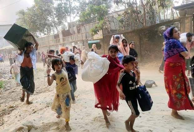 TechnicalShabb3's tweet photo. In Maungdaw,Rohingya r being encircled&amp; limited from movement by junta meanwhile AA is besieging,killing, torturing&amp;intimidating them to leave town but there r no safe places to escape.Situation is utterly inevitable for all esp influential organizations @UN,@ICJKenya,@ICC,@hrw https://t.co/yO3eWaa2JG