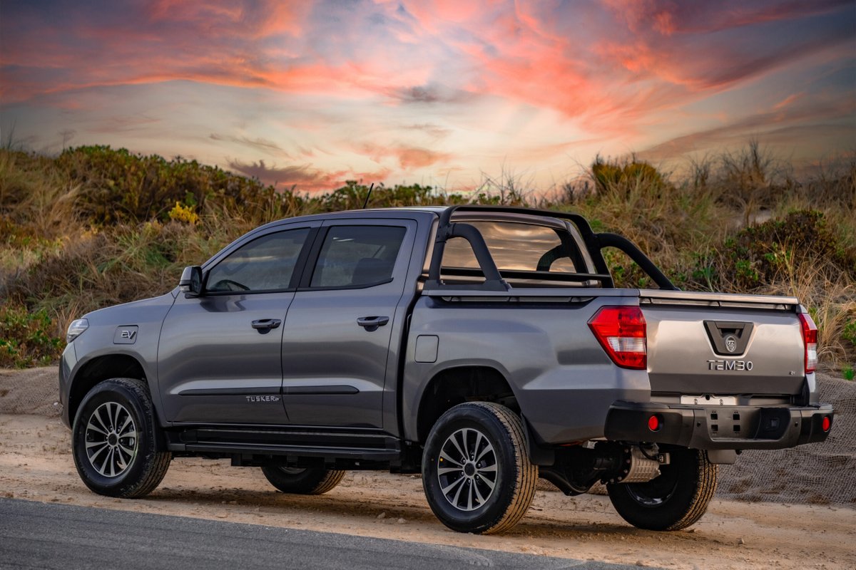 sydney_ev's tweet photo. this is new, #Tembo #EV #ute  coming to #Australia, from $75K! approx 400Km range,  #Dualcab or #singlecab.  Looks like a #hilux clone, how will this sell? seems like a step up from the #LDV EV ute available now. They have been around for some time in #Europe. @LudicrousFeed @Rizflip @BridieEV https://t.co/F3cEdBWNd0
