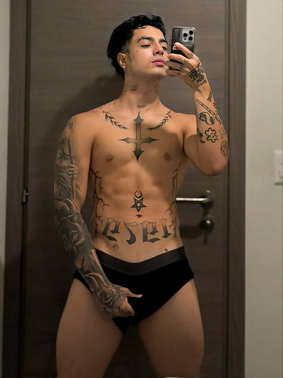 boys on X: Naim Darrechi video caliente en el link del perfil  t.coqdxfjqFEjV  X