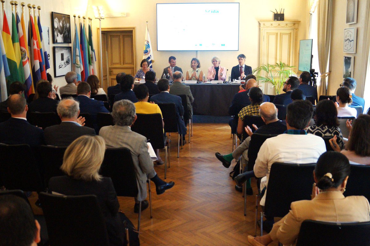 DABarril's tweet photo. Muchas gracias al @iila_org por brindar el espacio para la presentación de la publicación Perspectivas económicas de América Latina 2023 en Roma, Italia. Este trabajo es un esfuerzo conjunto entre @OECDdev, @cepal_onu, @AgendaCAF y @EU_Commission. https://t.co/b2jvqwxo4S