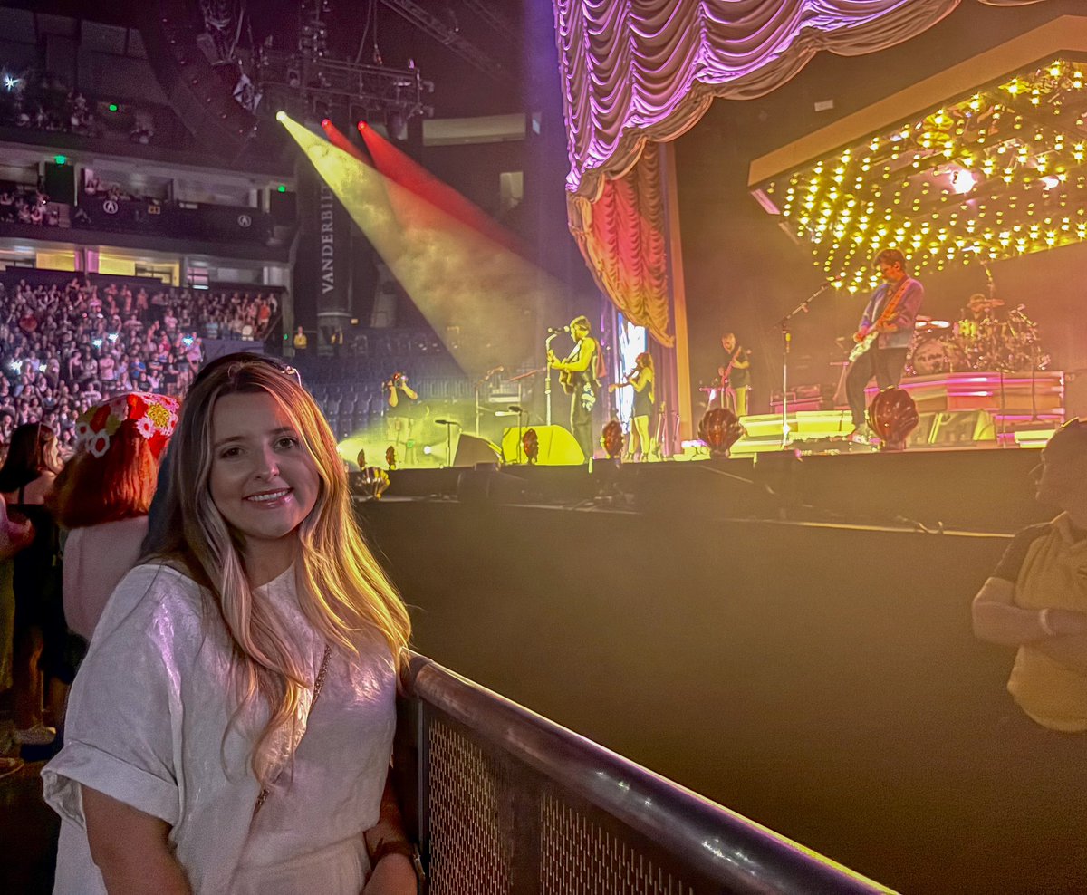 jminton01's tweet photo. The Show: Live on Tour
Nashville, TN
06/03/2024 

@NiallOfficial ✨🤍 https://t.co/fNfp0uvZgN