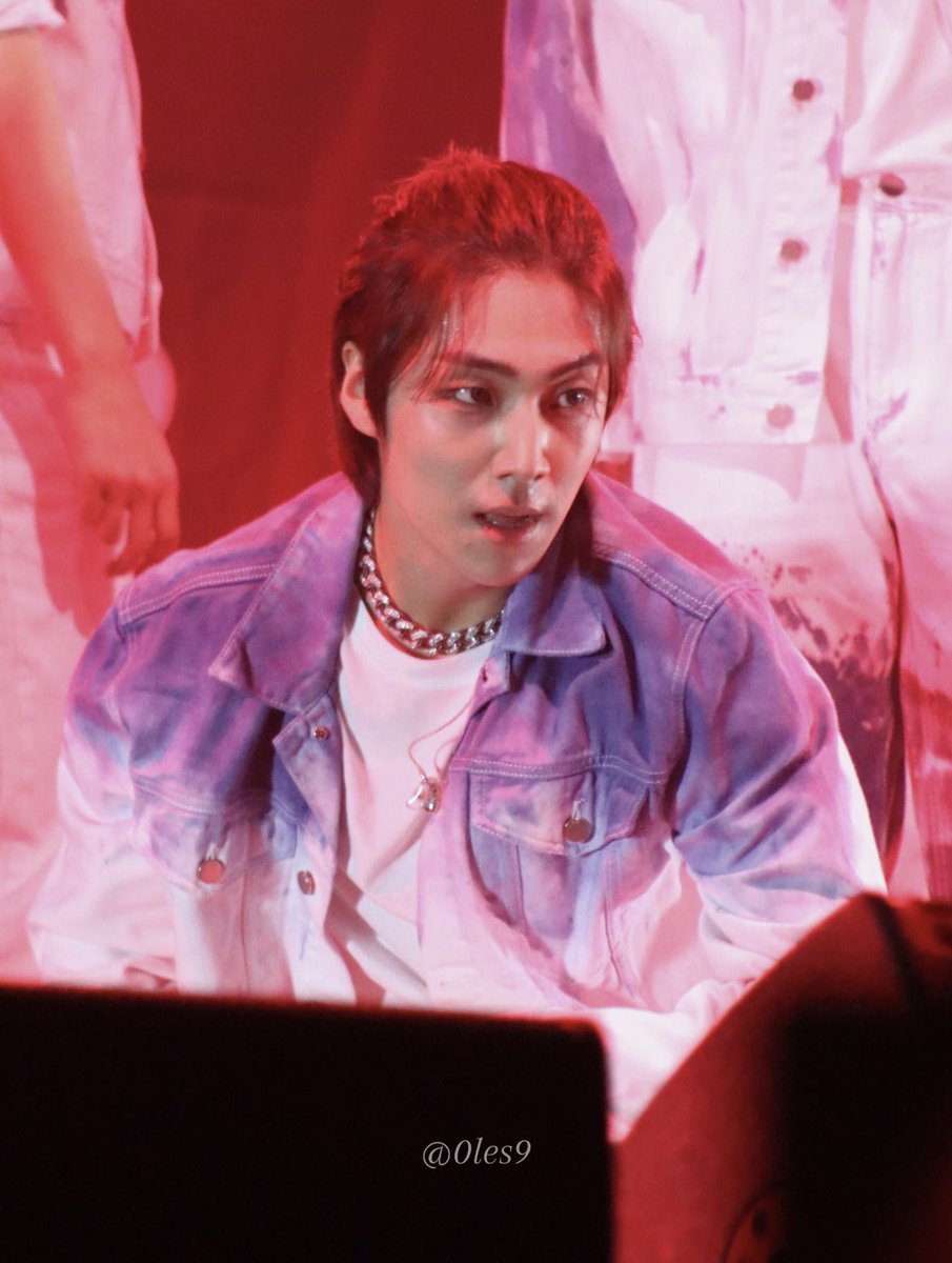 no bc eunsang with a tied up hair is literally dangerous for the heart just look at him he looks so good