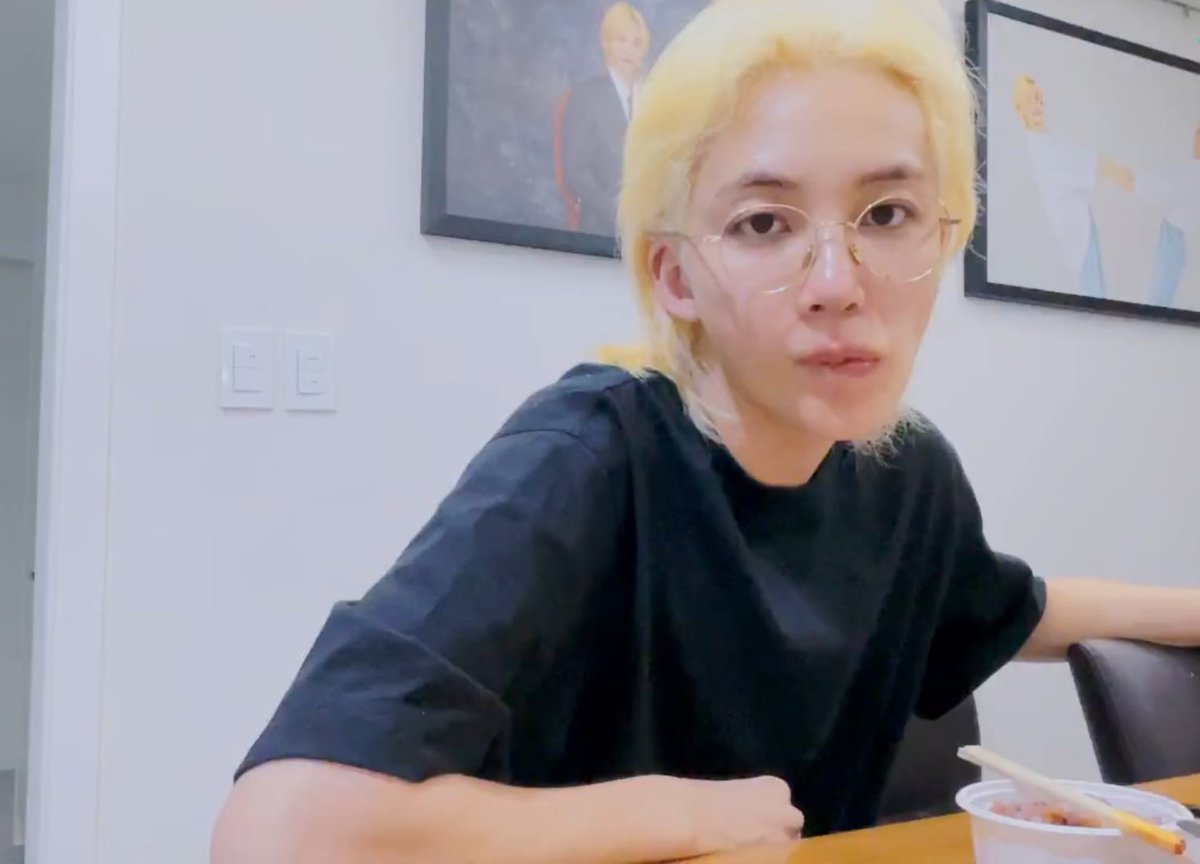 oikucaffe's tweet photo. jeonghan 🥺 https://t.co/p2PsHgAQoT