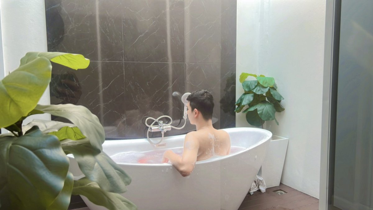 ถ้าว่าง อยากชวนเธอมาเล่นน้ำด้วยกัน 💦