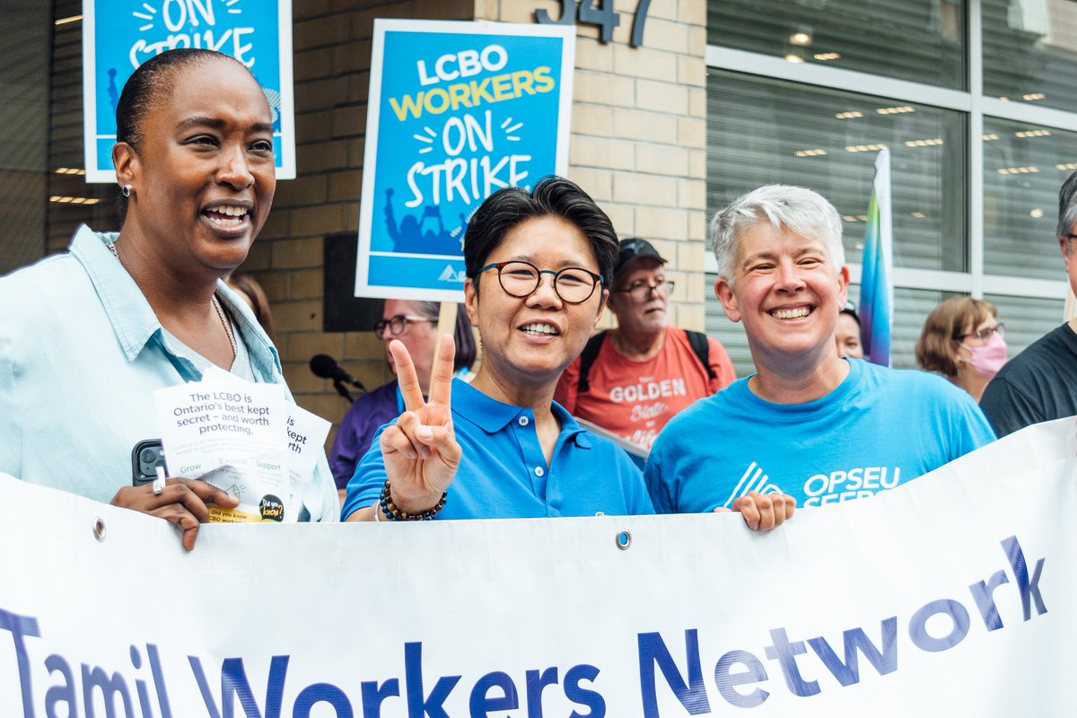 kristynwongtam's tweet photo. Labour solidarity in Toronto Centre! Thank you to the Chinese, Tamil, Filipino, Somali & Eritrean workers' networks for joining LCBO workers at the Yonge & Wellesley picket line. 70% of the 9000 LCBO workers are classified as casual despite working 7, 9 and 12 years for this publicly owned corporation. This is no way to treat hard working Ontarians. All workers deserve a government that will have their backs — not stab their backs the way Doug Ford is doing.  #ONpoli