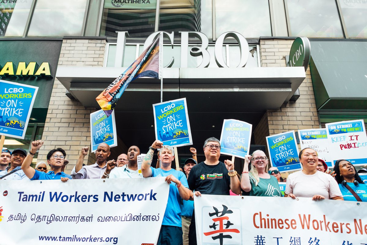 kristynwongtam's tweet photo. Labour solidarity in Toronto Centre! Thank you to the Chinese, Tamil, Filipino, Somali & Eritrean workers' networks for joining LCBO workers at the Yonge & Wellesley picket line. 70% of the 9000 LCBO workers are classified as casual despite working 7, 9 and 12 years for this publicly owned corporation. This is no way to treat hard working Ontarians. All workers deserve a government that will have their backs — not stab their backs the way Doug Ford is doing.  #ONpoli