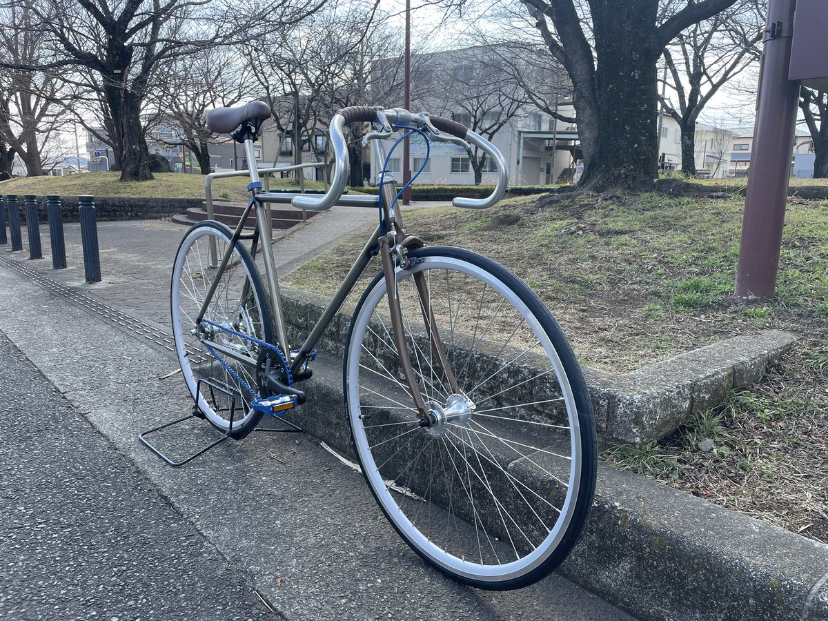 coccipedale's tweet photo. 今回の自転車は特別仕様車Solidoです🚲溶接の風合いがかっこいい自転車です！
アクセントに青色が所々配色されていて、オリジナル度アップ⤴️⤴️ですね✨ https://t.co/vrq6FDfyIP