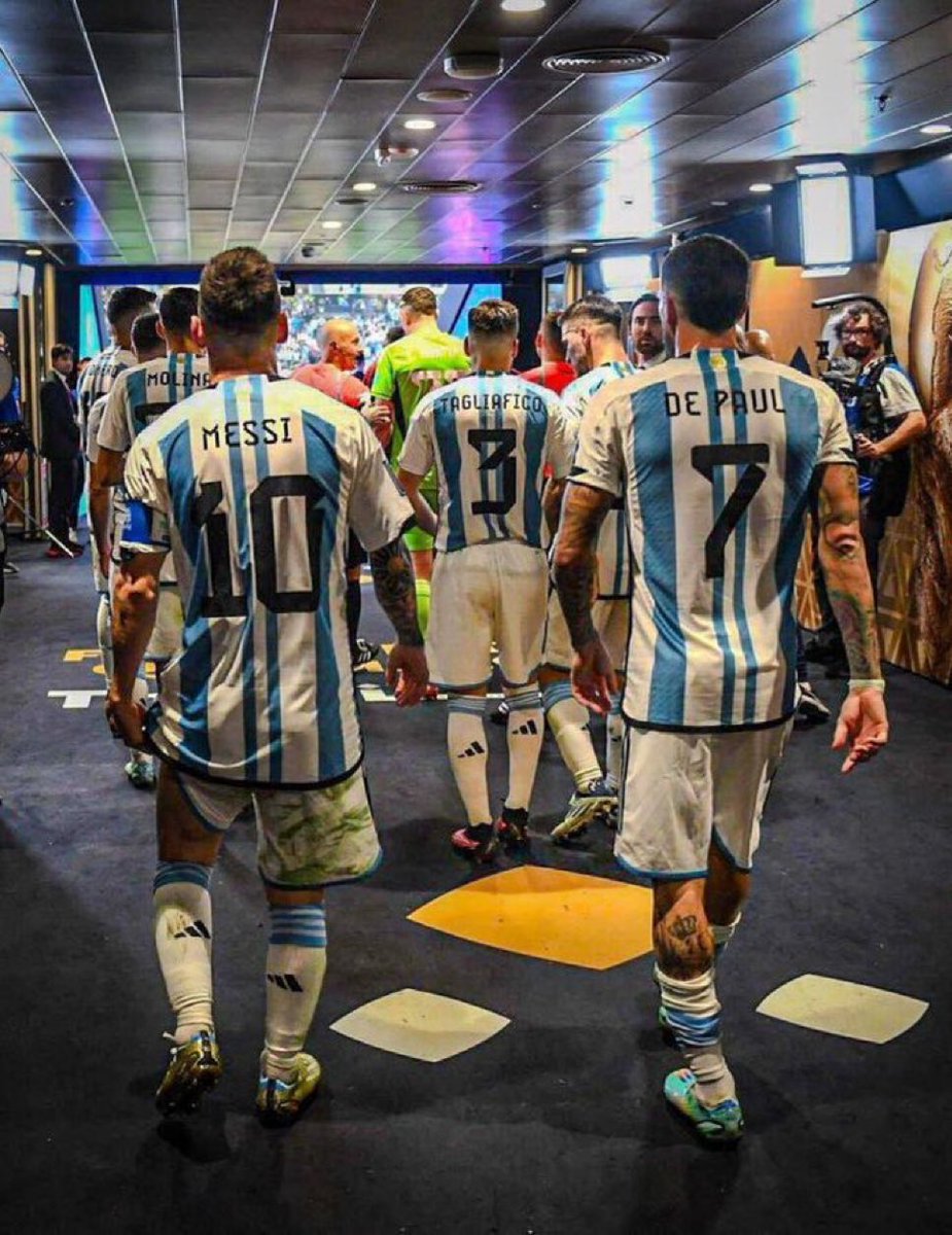 AtaqueFutbolero's tweet photo. Este dato es descomunal. La Selección Argentina acumula el DOBLE DE FINALES [4] que DERROTAS [2] en los últimos 3 años.

Nos malacostumbraron estos tipos.

QUÉ LOCURA, POR DIOS. 🇦🇷🎩 https://t.co/6k17VALreV