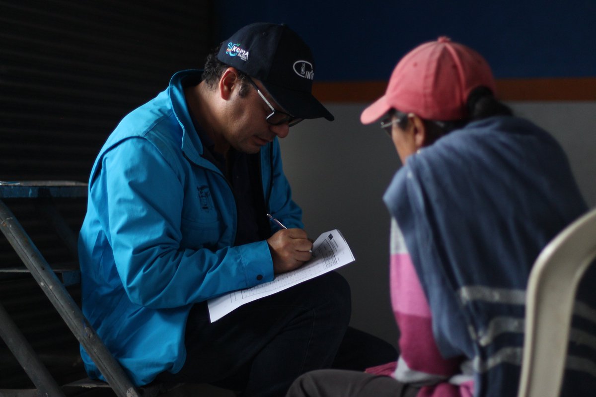 KOPIAEcuador's tweet photo. Técnicos del INIAP y del Centro KOPIA Ecuador, realizaron el  levantamiento de información en la Asociación San José de Chazo, en el  cantón Guano; esta actividad tiene la finalidad de recolectar  información del impacto que ha tenido el Proyecto KOPIA-Maíz en estos 3  años. https://t.co/CtJzz7VN3p