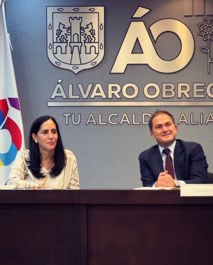En Álvaro Obregón tendremos una transición ordenada en beneficio de las y los obregonenses, así lo acordé con alcaldesa en funciones, Lía Limón.
Hoy sostuvimos la 1a reunión de trabajo en la que se perfiló la ruta para conformar la Comisión de Transición, que por ley deberá