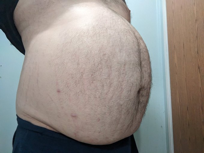 A little stuffed tonight. Sucking in and sticking out. https://t.co/a29IZJ5D2C