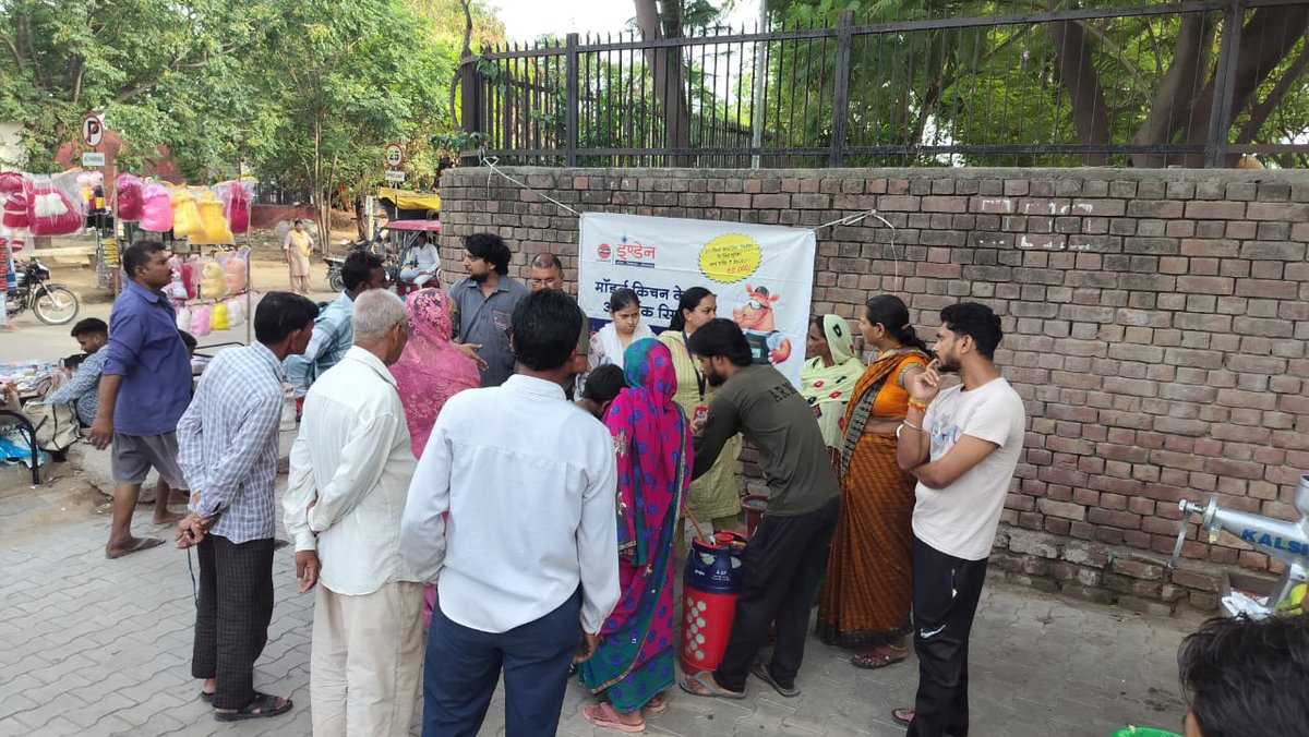 ioclpunjab's tweet photo. #NewLpgconnection &amp; #SafetyClinic by Numdeepmala at Dhanaas Chandigarh IDO @ioclpunjab.Trg on Safe practices in #LPG usage &amp; handling, PDC, EKYC, BsC,emergency helpline,ftl &amp; hot plate,no. update, #composite cyl imp. of #Surakshahose &amp; Mobile seeding.
@DirMktg_iocl 
@IndianOilcl https://t.co/AueMCguSdY