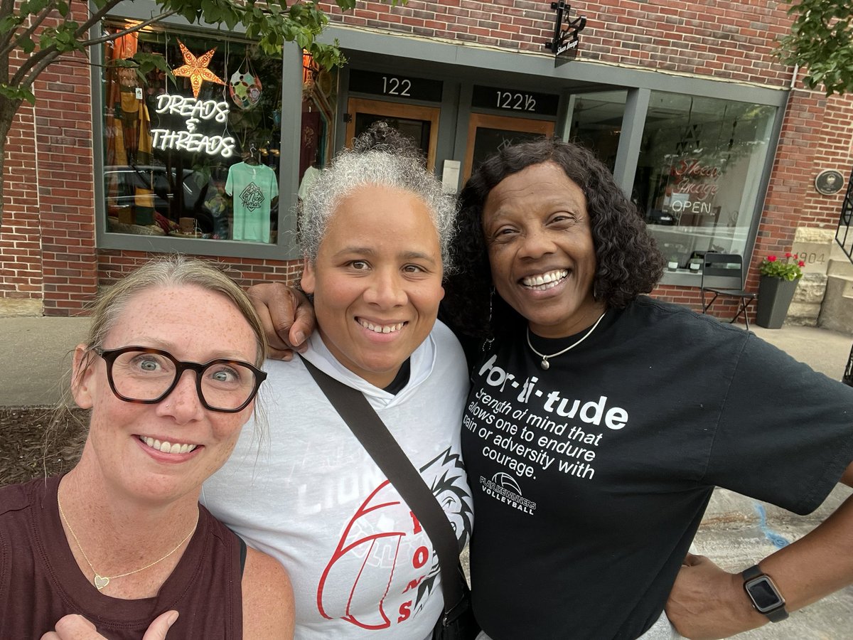 nikkitrowland's tweet photo. The bonds created through the love of coaching are one of the greatest blessings of my life! @plucaswhite @CoachWillems https://t.co/Ej6q7W4RQQ