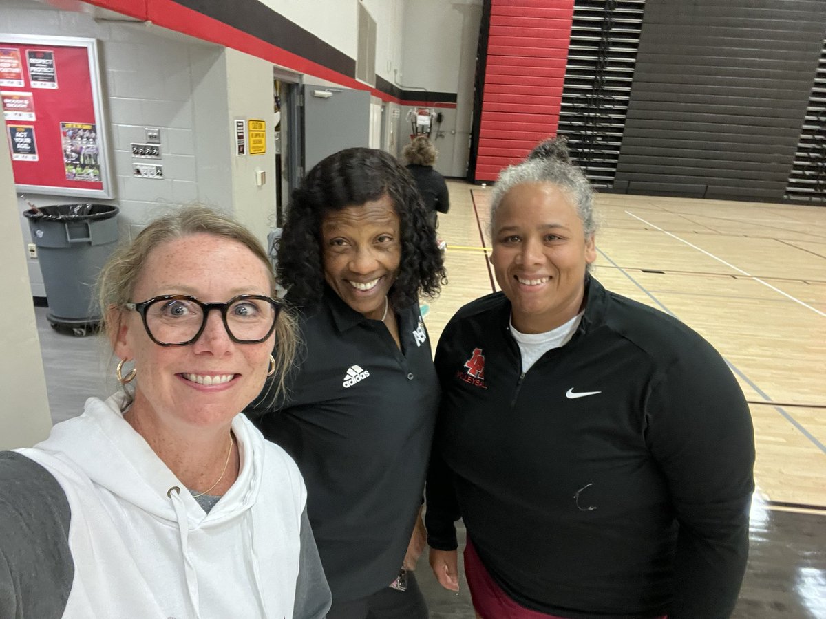 nikkitrowland's tweet photo. The bonds created through the love of coaching are one of the greatest blessings of my life! @plucaswhite @CoachWillems https://t.co/Ej6q7W4RQQ