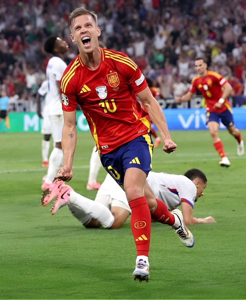 Betbaba_ng's tweet photo. 🇪🇸 Spain's comeback kings! 👑 Lamine Yamal, a mere 16 years old, made history as the youngest scorer in the tournament, securing Spain's spot in the Euro 2024 final with a 2-1 triumph over France in Munich! 🏆 #Euro2024 #SpanishPride #YoungestGoalScorer
#Betbaba https://t.co/iljGt3uCA6