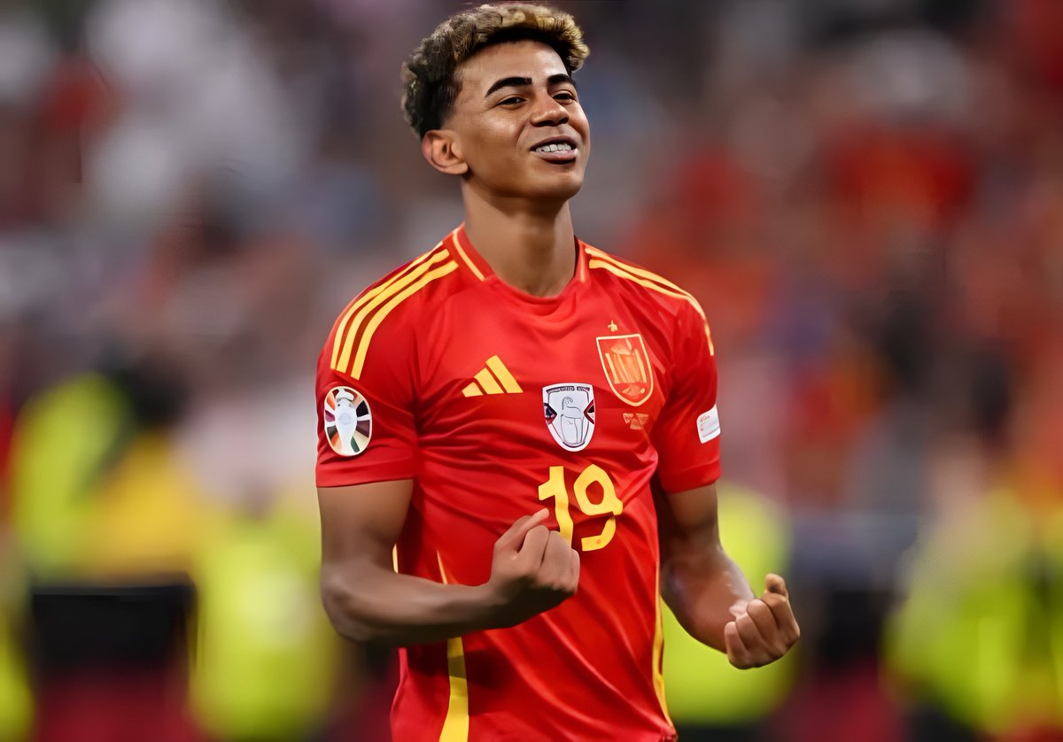Betbaba_ng's tweet photo. 🇪🇸 Spain's comeback kings! 👑 Lamine Yamal, a mere 16 years old, made history as the youngest scorer in the tournament, securing Spain's spot in the Euro 2024 final with a 2-1 triumph over France in Munich! 🏆 #Euro2024 #SpanishPride #YoungestGoalScorer
#Betbaba https://t.co/iljGt3uCA6