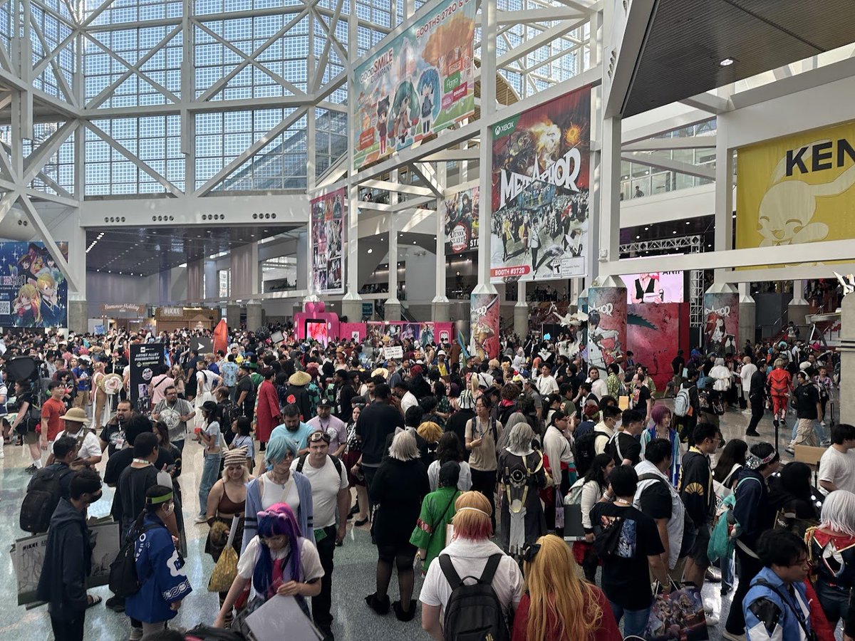 HENSHlN's tweet photo. Anime Expo was a success! https://t.co/ZaK3WDJUrU