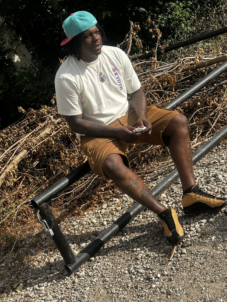 superslatty5l's tweet image. Sittin Ona Island 🏝️ By Myself, Ain’t No Comparing Slime #DrizzyLIVIN #FatMaccWRLD #NoSignal #FreeMySlatts
