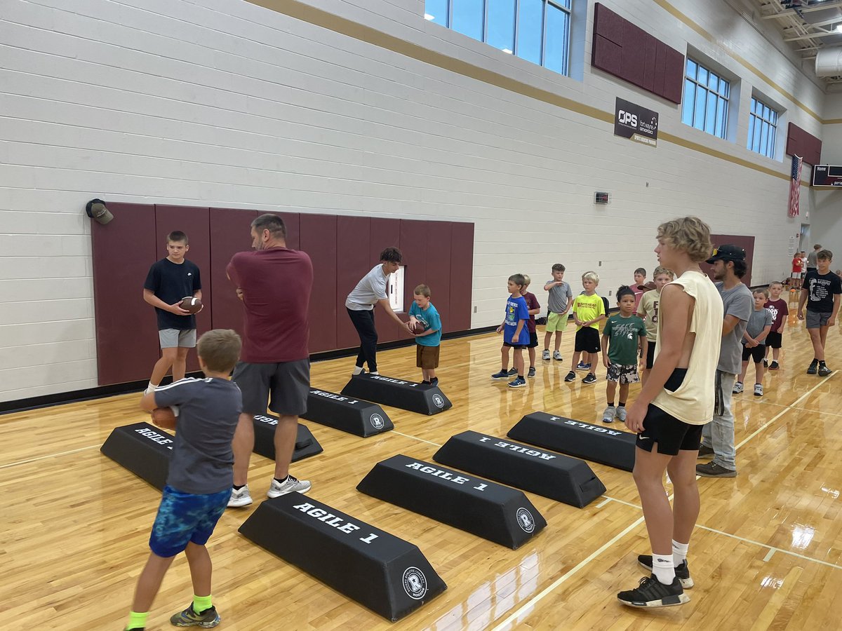 CCE_Football's tweet photo. Weather chased us inside tonight, but what an awesome turn out of about 120 Future Eagles! #EMAE #WeAreCC #Future https://t.co/Y5bV2rUx5s