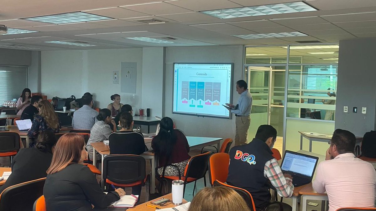 Efrain_Limones's tweet photo. En reunión del Consejo Técnico Estatal presentamos a los directores de educación básica el sitio Cuéntame de México. Agradecemos a la Subsecretaría de Servicios Educativos de la @SEED_Dgo su respaldo para difundir e impulsar el uso del sitio.
@INEGI_INFORMA https://t.co/dkqYBb8yqw