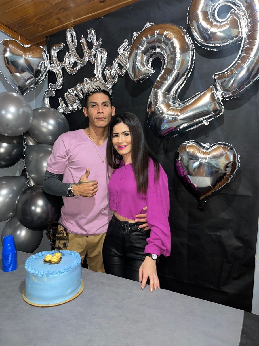 danielaroja_'s tweet photo. Feliz cumpleaños mi amor 🤍✨🎊 https://t.co/VrFOfeJgPc