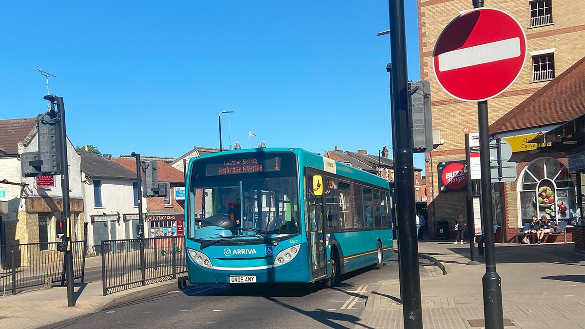 WillsBusSpot's tweet photo. #Throwbac k 07/07/22
A selection of Arriva Colchester Enviro 200's are pictured in Colchester.
- 4011 GN58 BTO (Withdrawn)
- 4016 GN58 BTZ
- 4022 GN58 BUO (Withdrawn)
- 4047 GN09 AWY https://t.co/g3zD9NI9EI