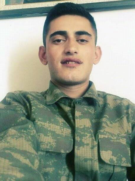 Mustafacevik10's tweet photo. Hayatında askerlik hariç köyünden hiç dışarı çıkmamış kekeme er Recep Delice’nin darbeci olarak 17 yıl 6 ay ceza aldığı

Bir değil 2 telefonunda feto’nun haberleşme ağı Bylock çıkan bunu tv da itiraf eden Mehmet Büyükekşi’nin TFF başkanı olduğu 

10 TEMMUZ HUKUK GÜNÜ KUTLU OLSUN https://t.co/MYyRXzSYbU