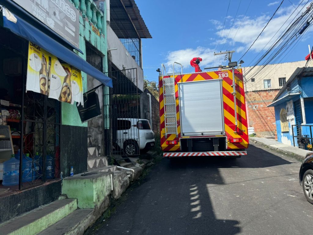 portalemtempo's tweet image. VÍDEO: Princípio de incêndio assusta moradores do Japiim, em Manaus
#CorpodeBombeiros #japiim #princípiodeincêndio
emtempo.com.br/318724/manaus/…